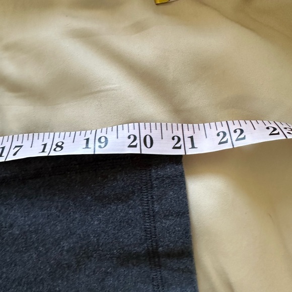 Lululemon Athletica Gray Stretch Comfy Classic Cropped Leggings size 8 EUC - Picture 7 of 7